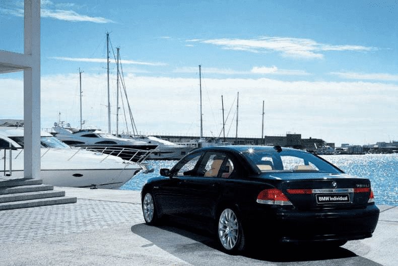 Плюсы аренды авто для деловых целей
