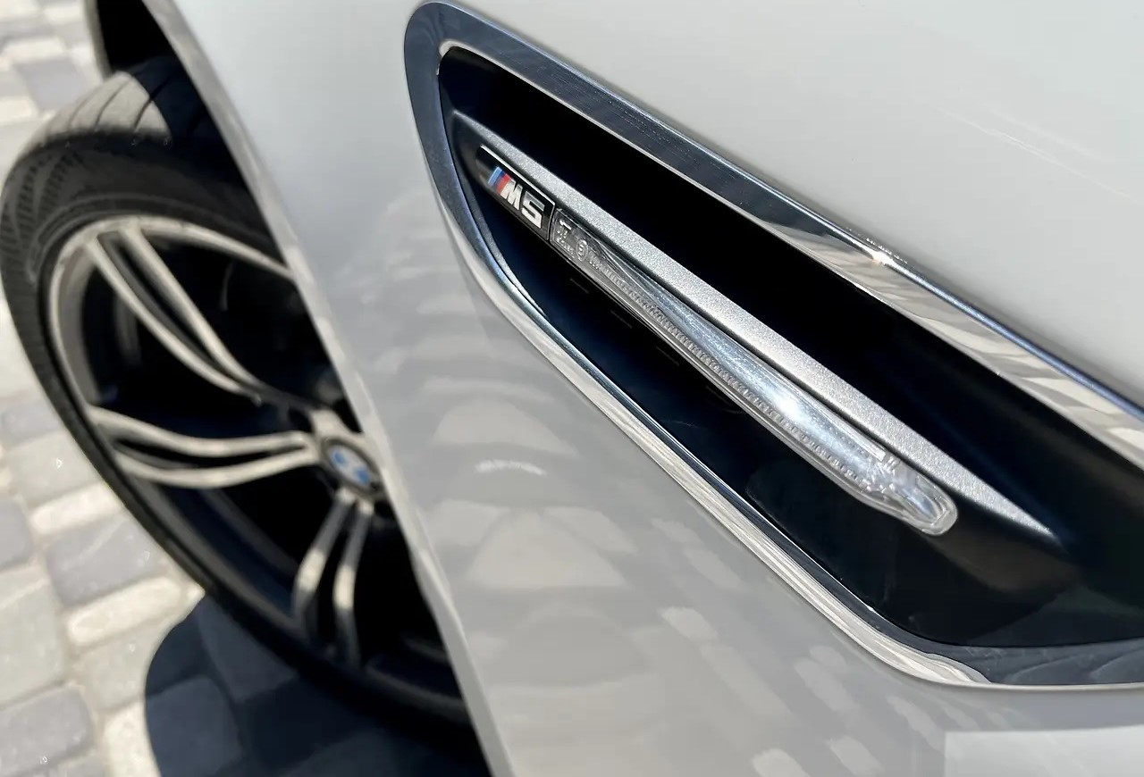 BMW M5 - фото 7