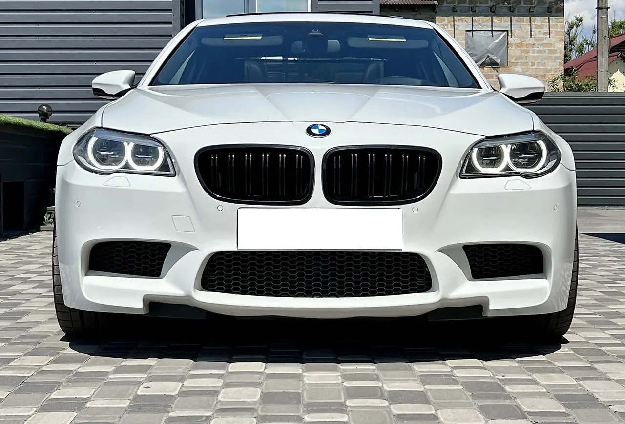 BMW M5 - фото 1