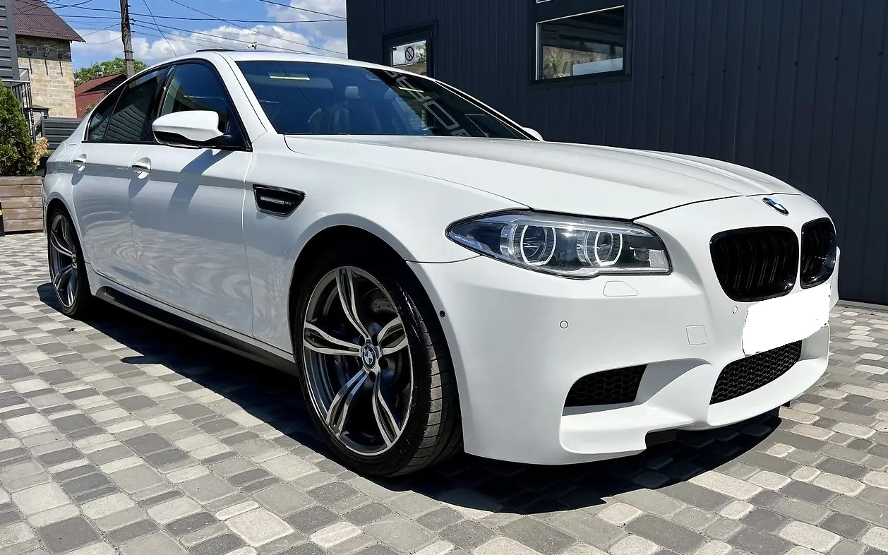 BMW M5 - фото