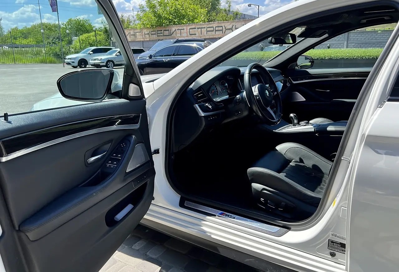 BMW M5 - фото 8